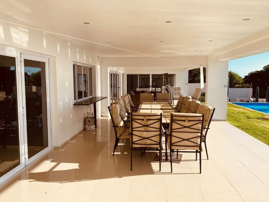 5 Bedroom Property for Sale in Jeffreys Bay Central Eastern Cape
